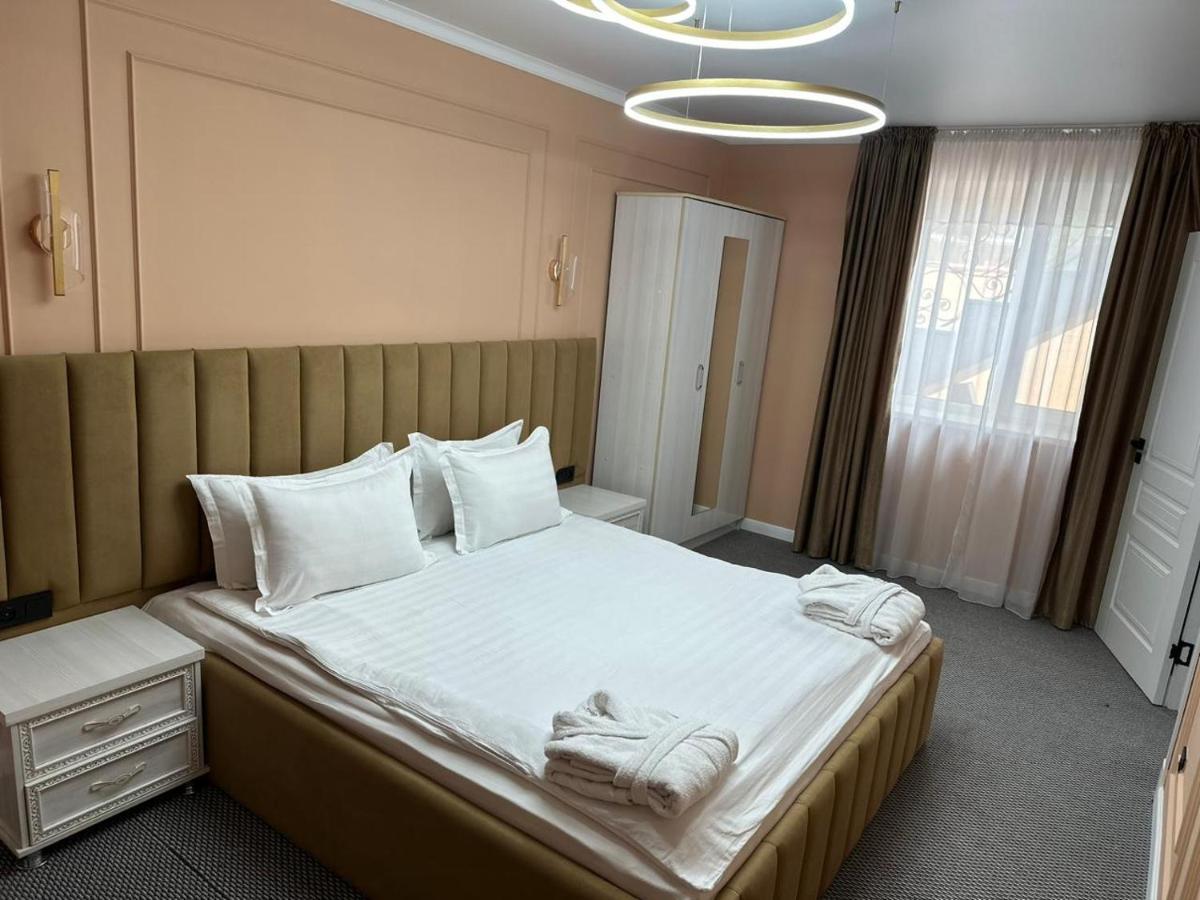 Voyazh Hotel Taraz Exterior photo
